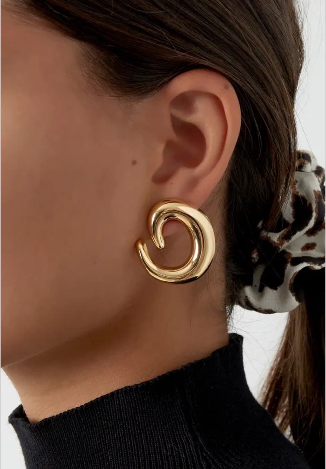 Pendientes Elegantes Con Forma De Espiral - Dorados Metal - Imagen 1